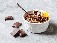 Приготвяне на рецепта Шоколадов цитрусов мус (крем) от черен шоколад със сметана и мандарина за десерт